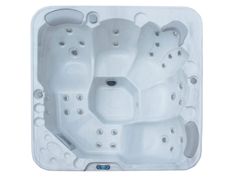 Ique Milan Hot Tub